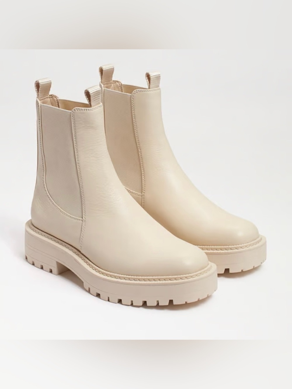 🌿 Cream Chelsea Lug Boots